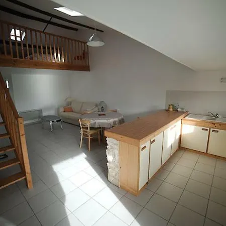 Le Bois Tableau Nyaraló *